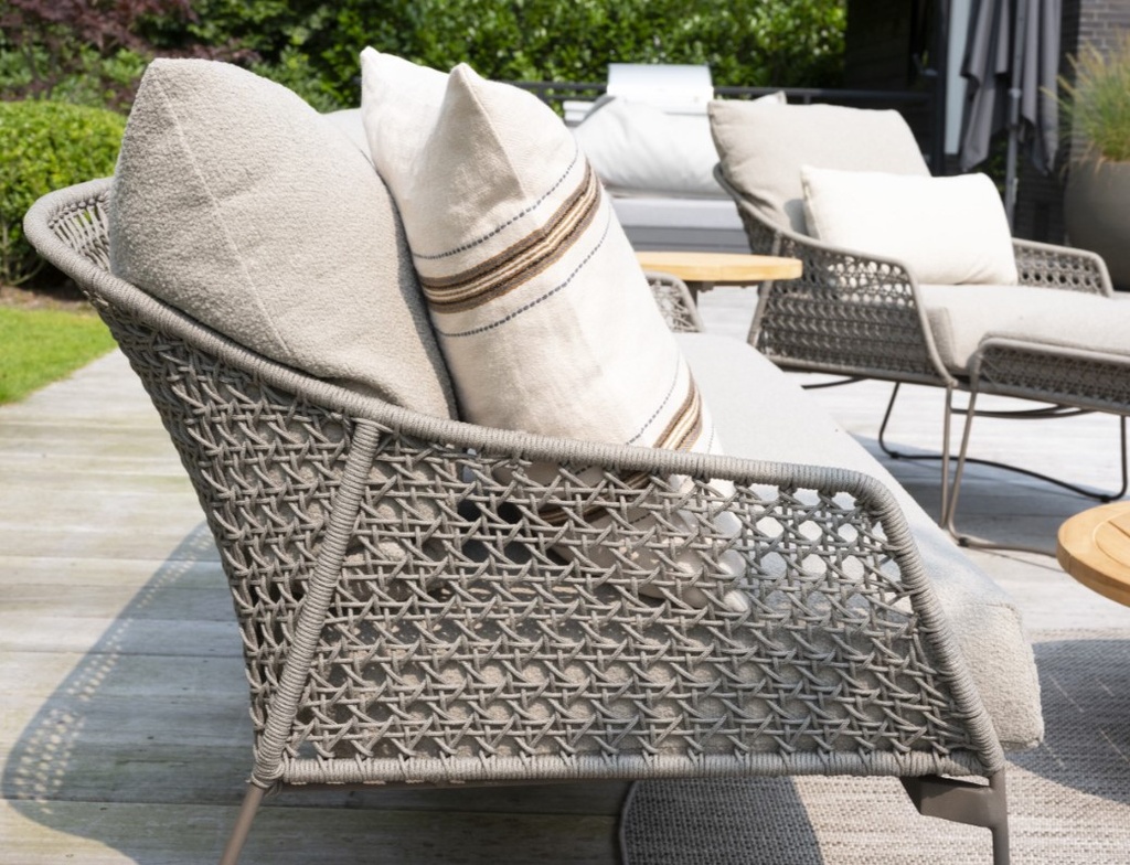 Salon de jardin MORETTI couleur "terre" de 4 seasons outdoor, MORETTI